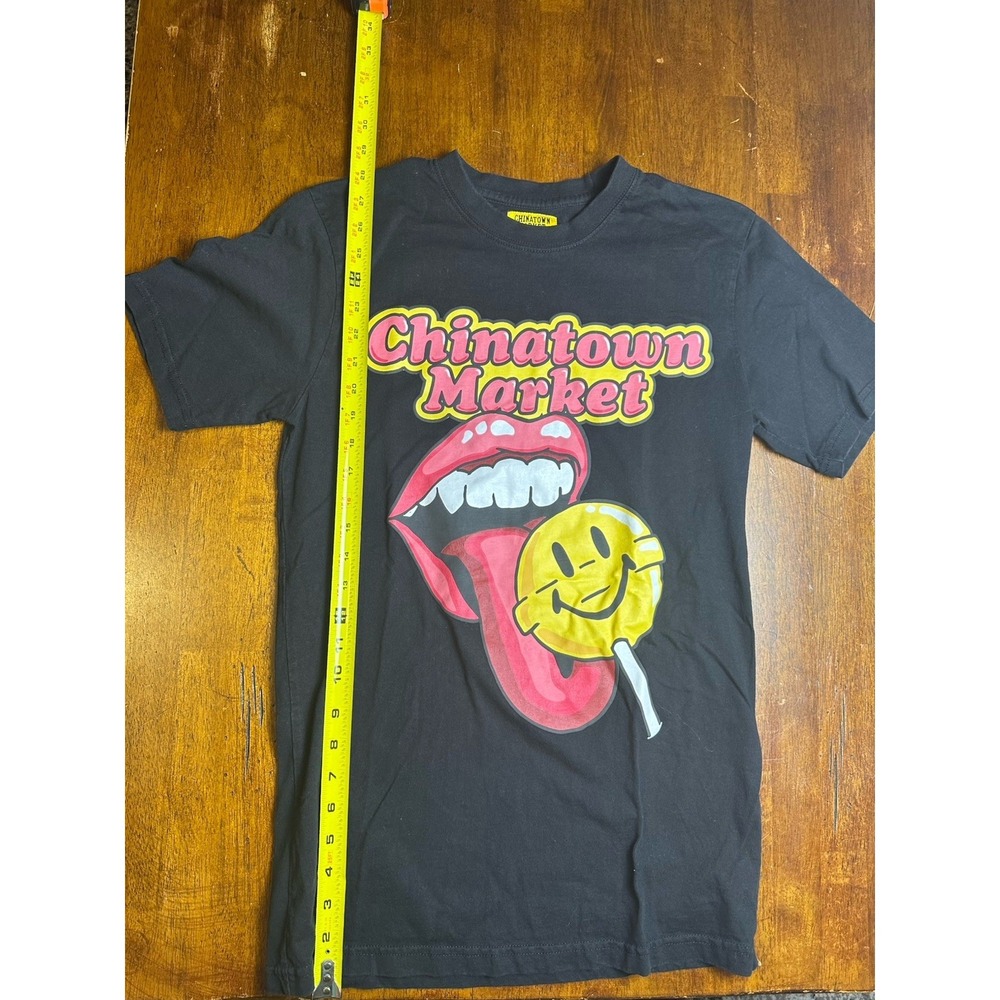 Chinatown Market Smiley Originals Graphic T-Shirt Mouth Tongue Lollipop Medium
